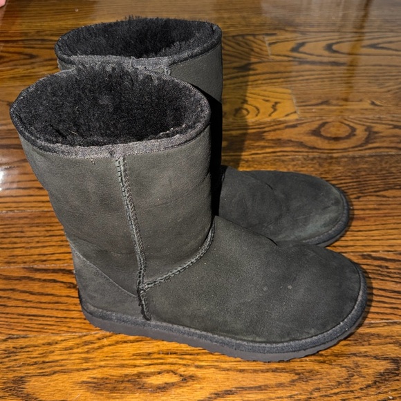 UGG Classic Black Short II Boots 9 - Picture 6 of 11